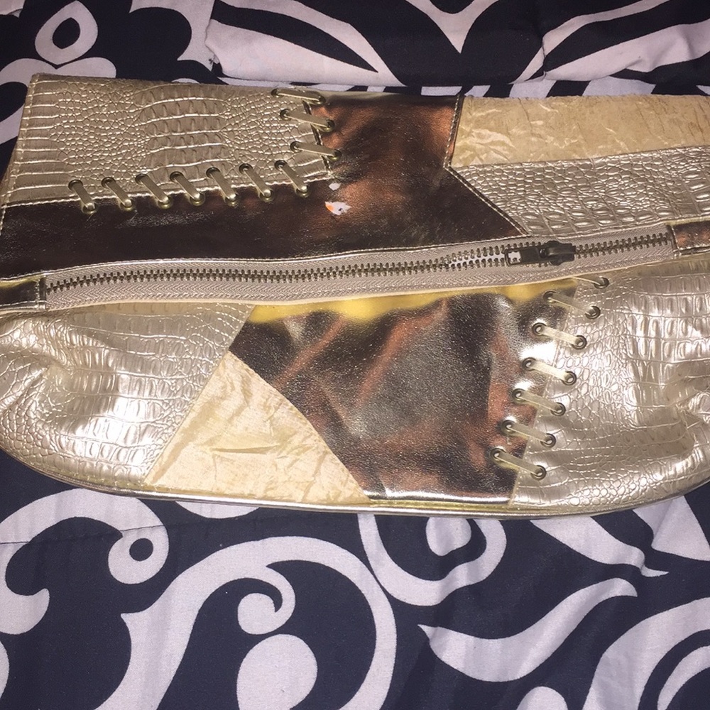 Gold clutch